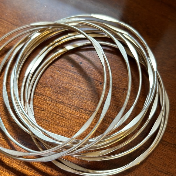 12 piece bangle set in gold tone - Picture 3 of 3